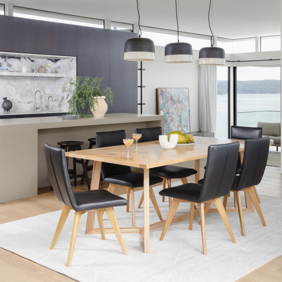 Flynn 2024 dining bench