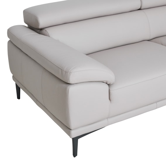 Armchair Material and Finishes