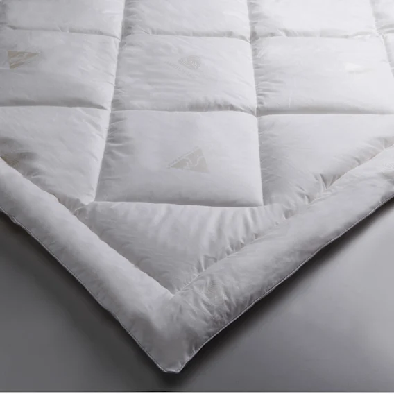 Pure Wool Quilt Double in White